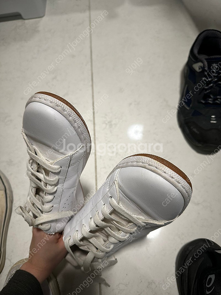 나이키 테니스 클래식 울트라 레더 화이트--3