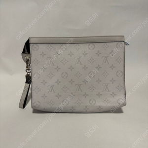 루이비통 클러치 보아주 + 스트랩키링