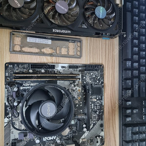 라이젠 2600 + 애즈락 a320m 보드 + ddr4 2666 8 x 2ea x r9 270x 그래픽 팝니다.