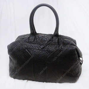 생로랑 (YSL) 이지백 라지 페블레더 고트스킨 블랙