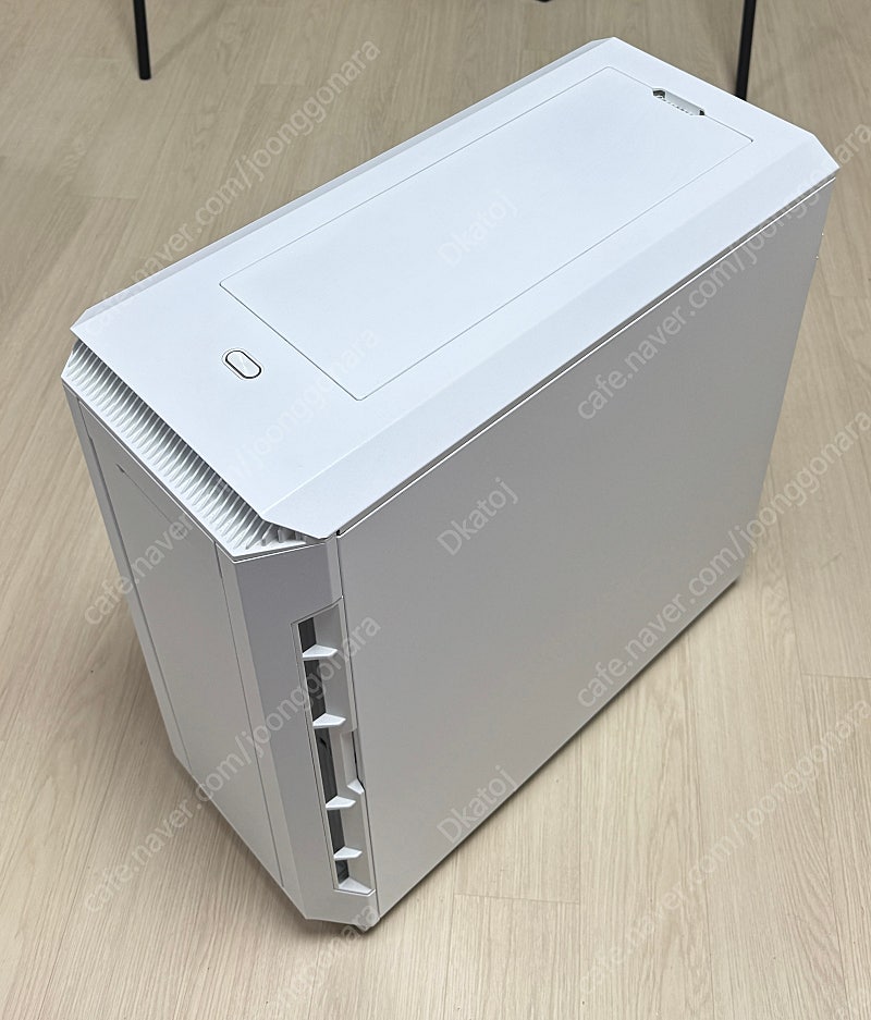 phanteks eclipse p600s 화이트 판매합니다