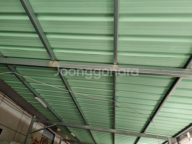 30평지붕자재 팔아요 직접철거해가셔야됩니다--1