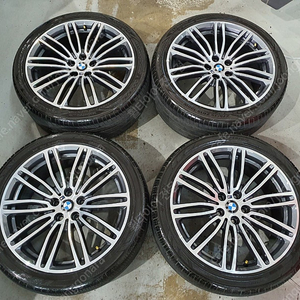 # BMW 664M G30 정품 휠타이어 판매합니다