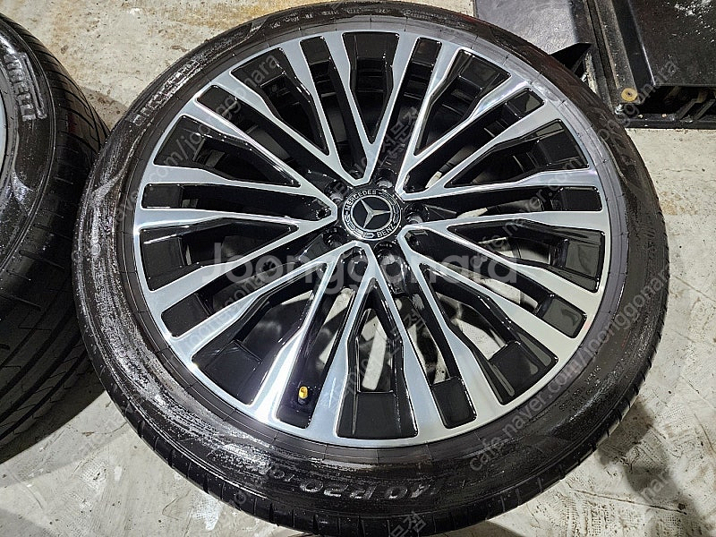 # 벤츠 W223 S580 20인치 정품 휠타이어 판매...--2