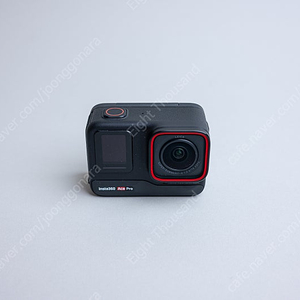 새상품 컨디션 Insta360 Ace Pro + 256gb extreme pro + 악세사리 다수 일괄 깔끔하게 400,000원에 판매합니다.