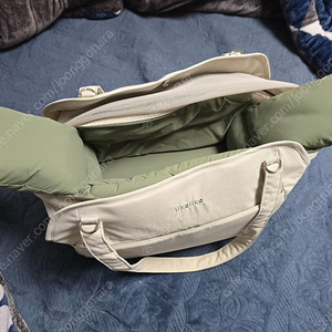 리카리카 쿠션백 강아지 이동가방(L) 판매합니다