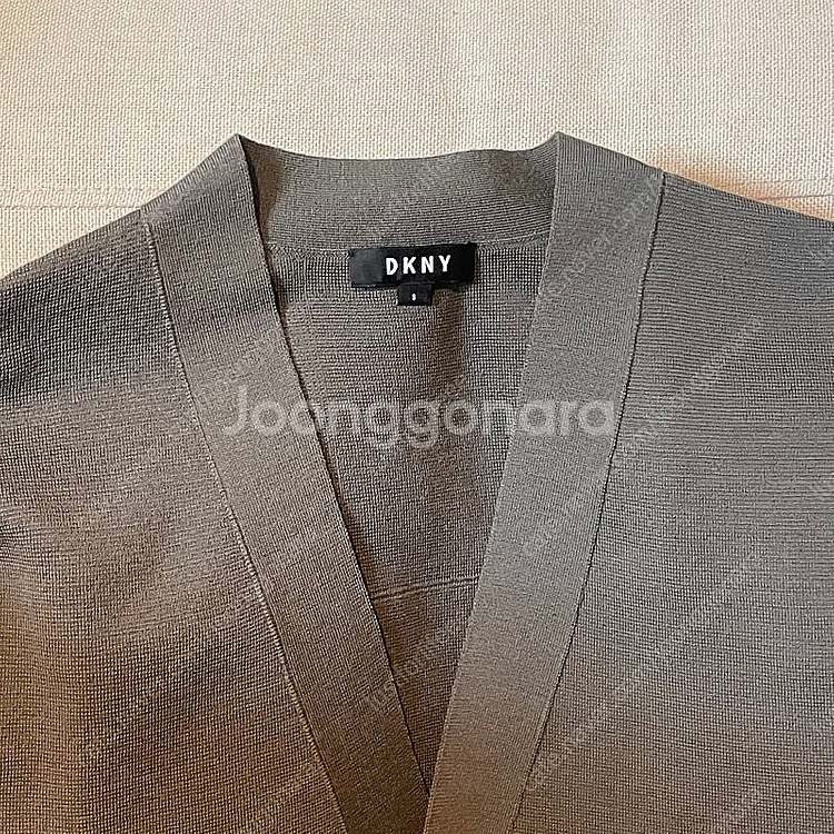 DKNY 남성 가디건 판매합니다.--1