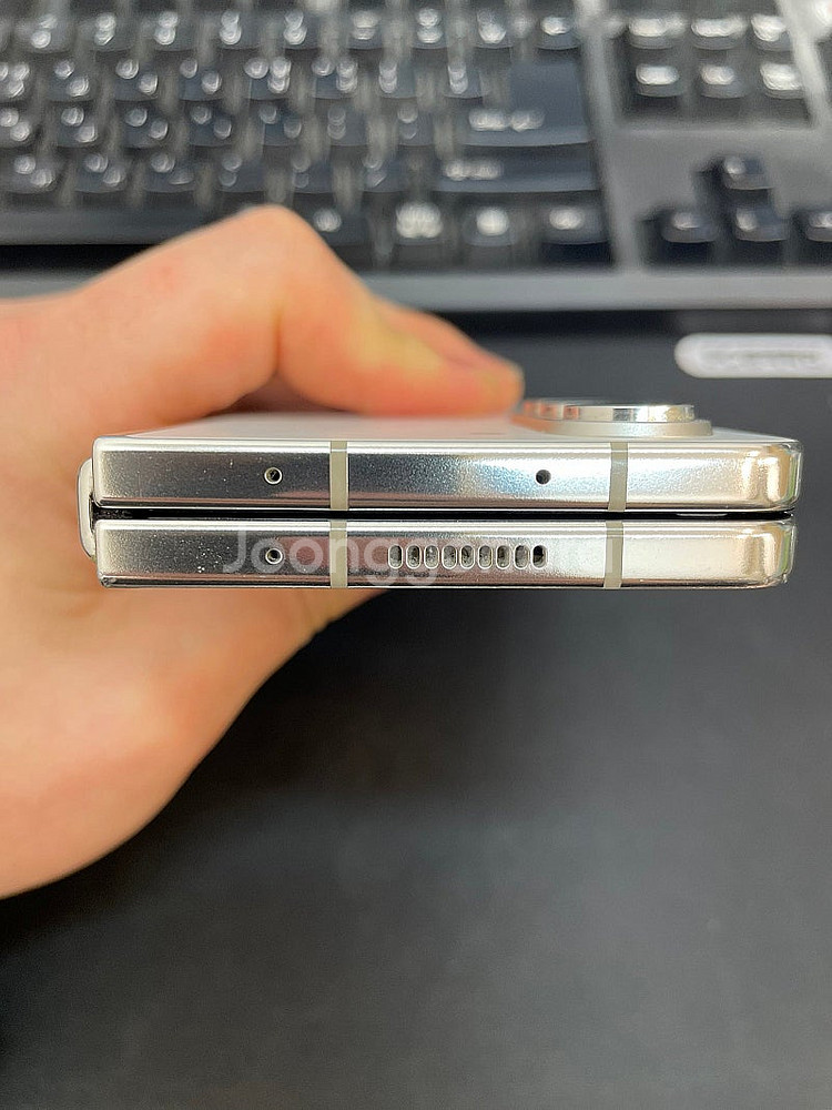 갤럭시Z폴드5 크림 512GB 가성비좋은 중고55만팝니...--3