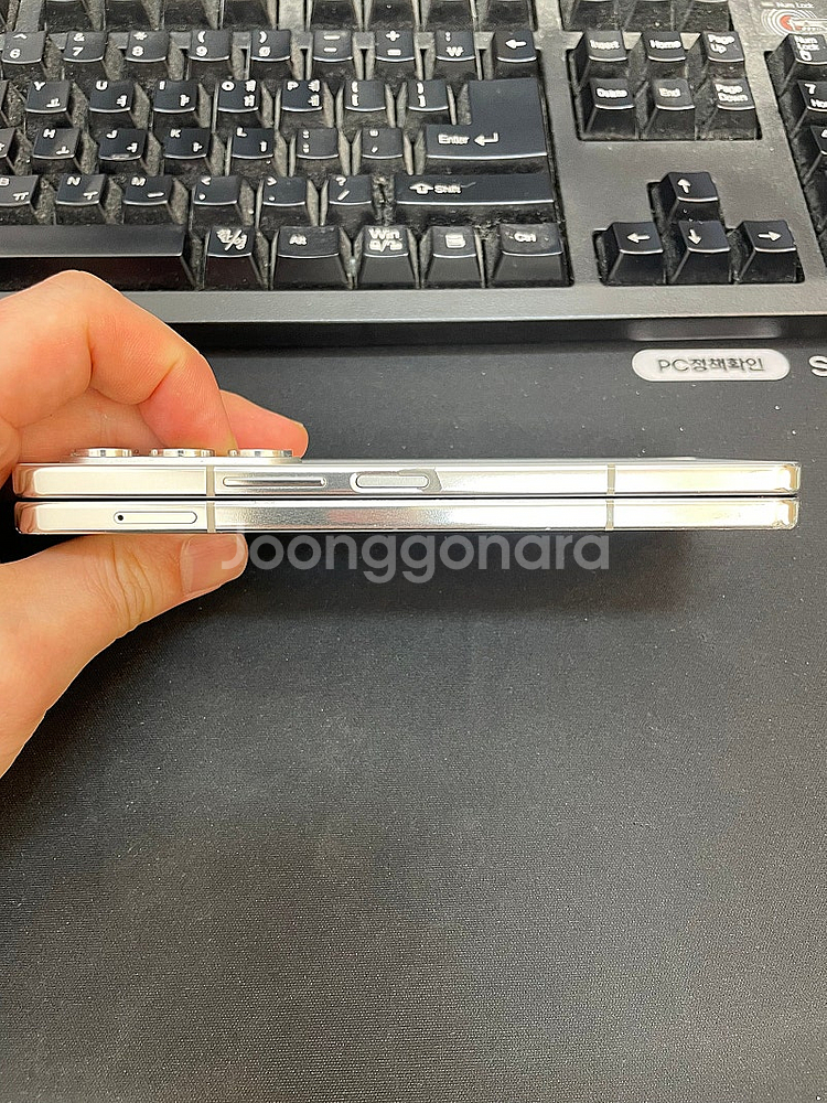 갤럭시Z폴드5 크림 512GB 가성비좋은 중고55만팝니...--4