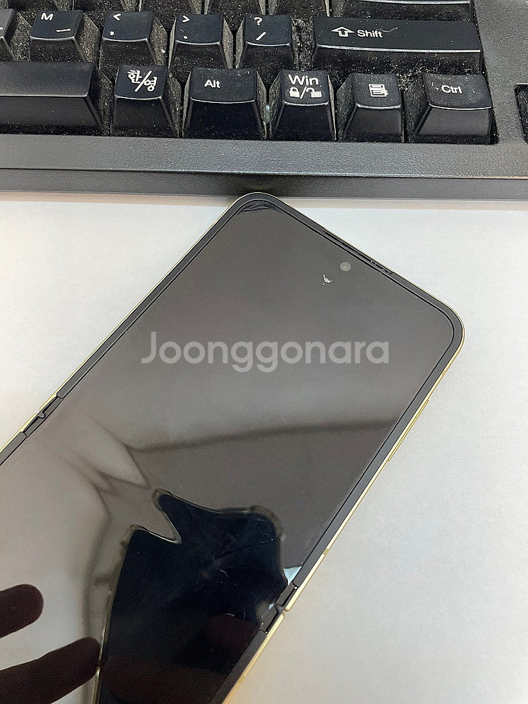 갤럭시Z플립6 옐로우 256GB 무잔상 가성비좋은 중고...--3
