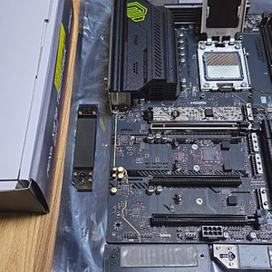 AMD AM5 MSI X870 토마호크 WiFi/ 33만원