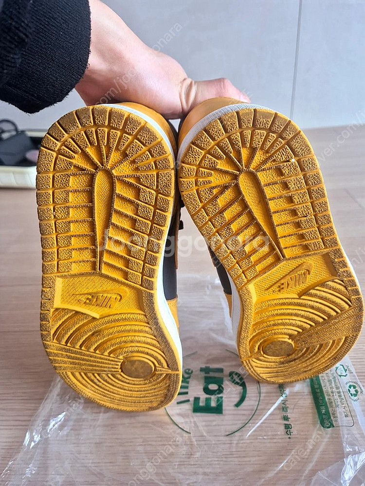 나이키 에어조던1 폴른 260 팝니다.--4