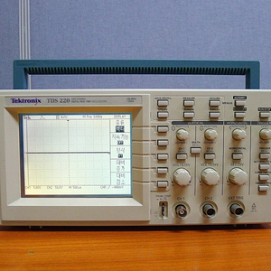 Tektronix TDS220 오실로스코프 ​100MHz, 2ch 중고오실로스코프