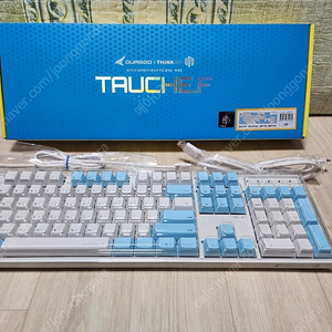 듀가드 씽크웨이 토체프 DURGOD THINKWAY TAUCHE.F 파스텔블루 104키 갈축 키보드 택포 6만 판매합니다.