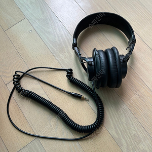 소니 MDR-7506 헤드폰 팝니다.