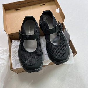 살로몬 메리제인 새상품 250