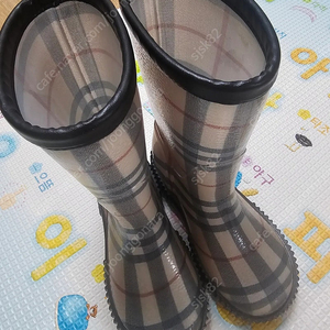 버버리 키즈 부츠