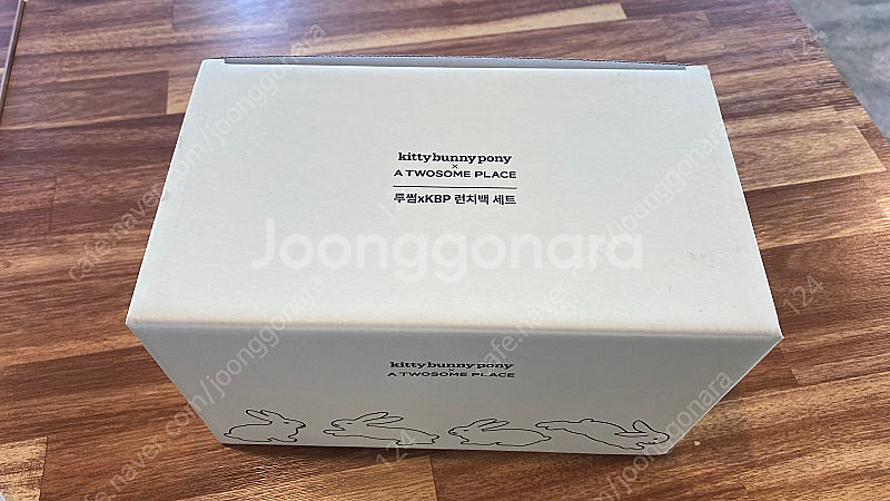 투썸 키티버니포니 런치백--0