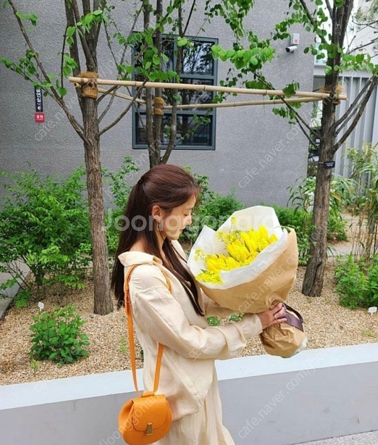 보테가베네타 팔멜라토 벨트백 (이시영가방)--3