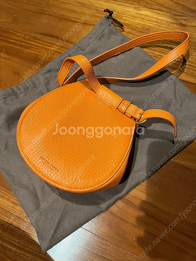 보테가베네타 팔멜라토 벨트백 (이시영가방)--6