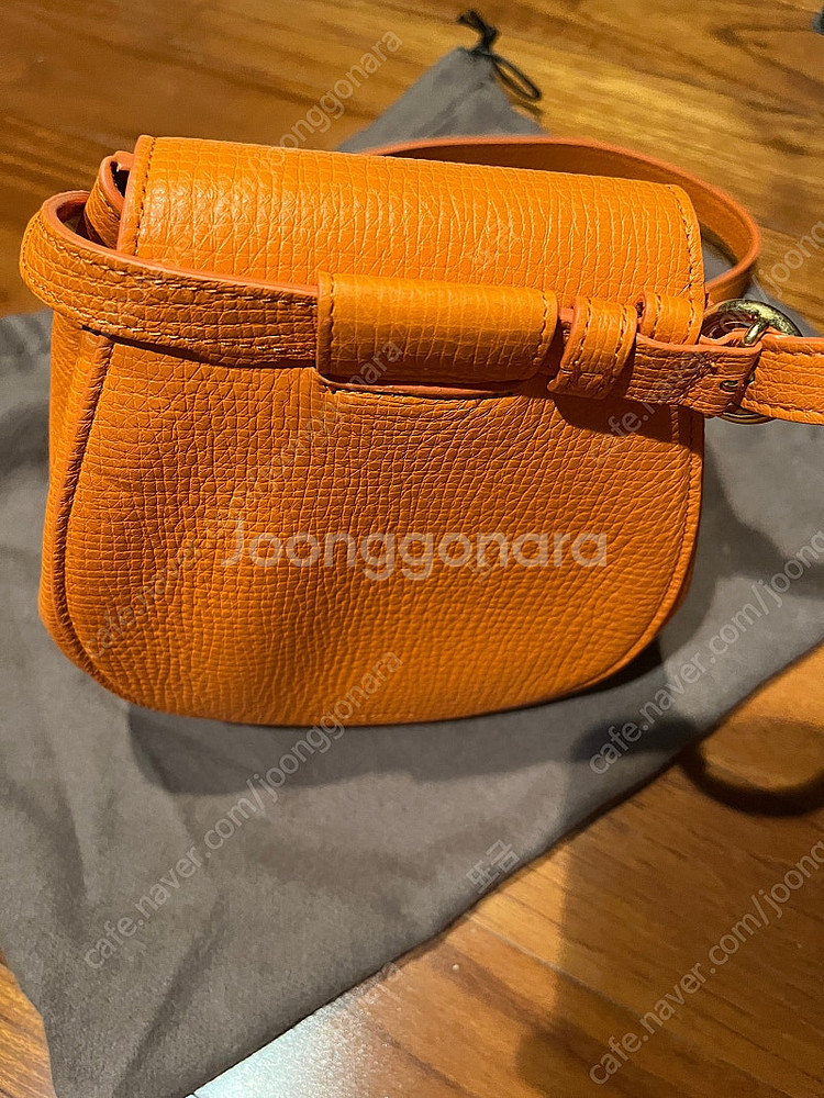 보테가베네타 팔멜라토 벨트백 (이시영가방)--7