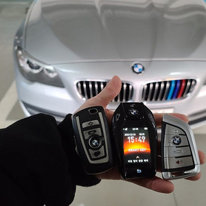 BMW 1/3/4/5/6/7시리즈, X3/X5 구형차량키에서 디지털 디스플레이키로 업그레이드 및 근접도어 기능 추가 가능