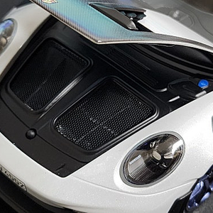 1:18 미니챔프 911(992) gt3 rs 뉘르부르크링 버전 판매합니다.