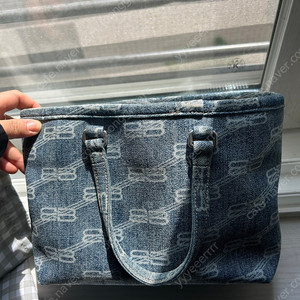 발렌시아가 BB 모노그램 데님 숏 퍼백