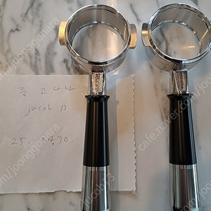 페사도 바텀리스 58mm 라마르조꼬 e61헤드 블랙&실버 2개 일괄 팝니다.