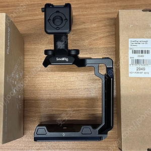 스몰리그 하프케이지 + 탑 핸들 (smallrig half cage + Lightweight top handle) 팝니다.