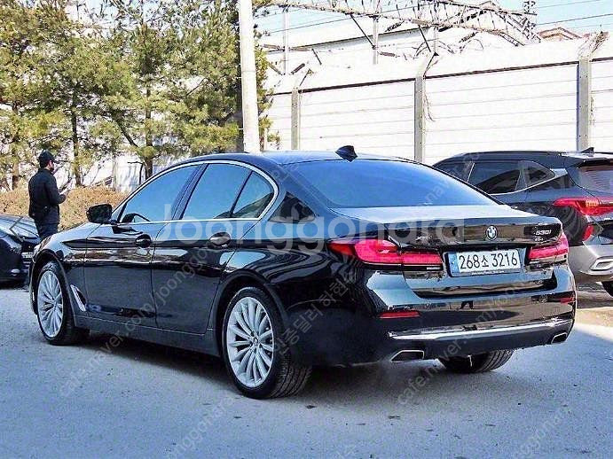 @22년식 5시리즈(7세대) 530i xDrive 럭셔...--3
