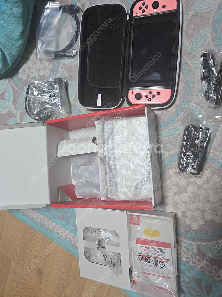 닌텐도 스위치 oled+ 칩4개 케이스 일괄판매합니다--0