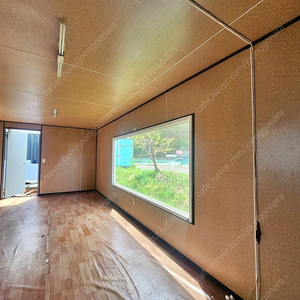 전기판넬 난방 + 통창 + 에어컨 포함 실내용 A급 컨테이너 급매 (3m × 7m)