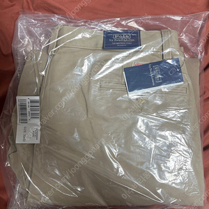 폴로 랄프로렌 남성 휘트먼 릴랙스핏 플리츠 치노 팬츠 판매합니다.