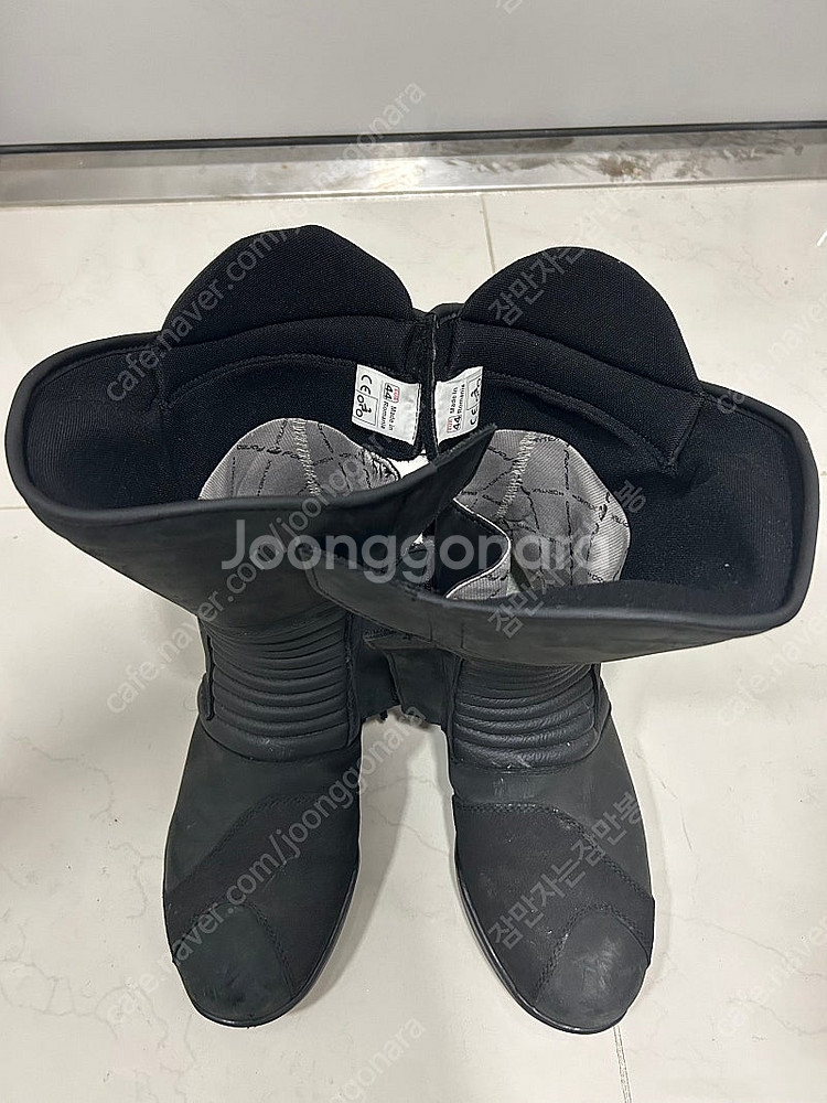 바접으로 오토바이 용품 정리중입니다--9