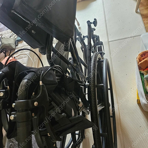 리클라이너 접이식 휠체어