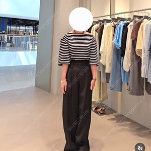 한섬 24ss 시스템 스트라이프 보트넥 브이컷 헴 탑시스템 파리 컬렉션