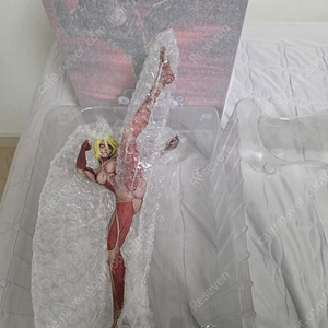 팝업퍼레이드 여성형거인 피규어 L
