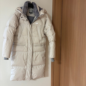 뉴발란스 연아 코쿤핏 롱다운 패딩 xs 크림 구스다운 구매가 359,000원/ 89000원 판매