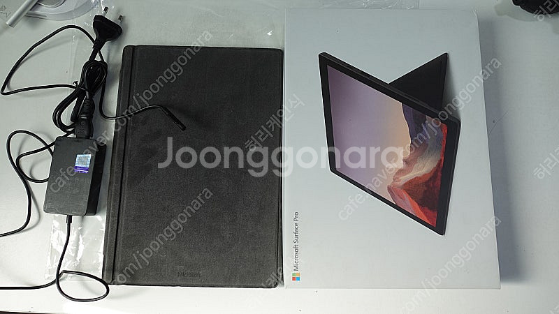 서피스프로7 블랙 I5 램8기가 SSD256 제품 판매...--0