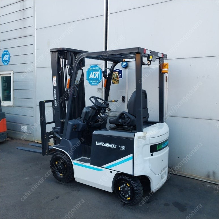 TCM 전기식 전동지게차 1.5톤 3단5000MM 싸이드쉬프트장착 2019년식[신차수준]--1