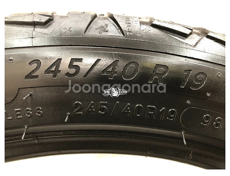 중고타이어 미쉐린 크로스클라이밋2 CC2 245/40R...--4