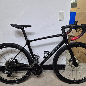 2022 자이언트 TCR 티씨알 ADV 1 + AR M사이즈 카본 전동 로드 자전거 판매합니다.​