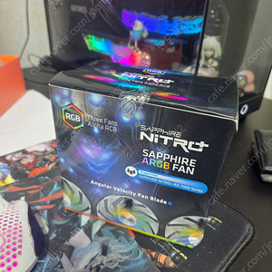 부산 SAPPHIRE NITRO+ 7000 ARGB 팬 새상품입니다