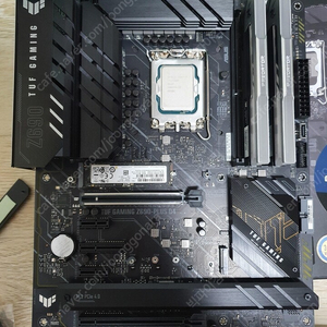 ASUS TUF Gaming Z690-PLUS D4 보드 팝니다