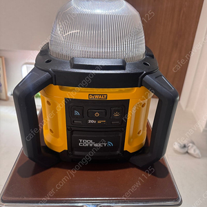 디월트 LED 작업등 DCL074N