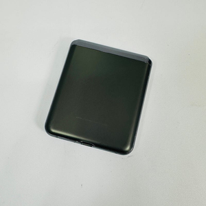 외관깔끔 갤럭시 Z플립5G 블랙색상 256G 8만원 판매합니다.꿀폰 기능정상