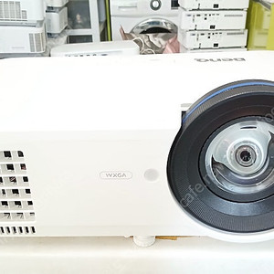 벤큐 LW820ST 초단초점 레이저 빔프로젝터 3600안시 와이드 WXGA 학원용 설치 스크린