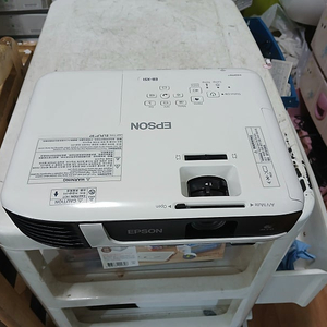 Epson EB-X51 3800안시 학원 사무실용 최적 홈시어터 넷플릭스 최신형 중고 빔프로젝터