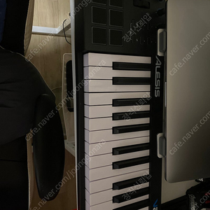 알레시스 V25 MIDI 키보드 팝니다 단돈7만원